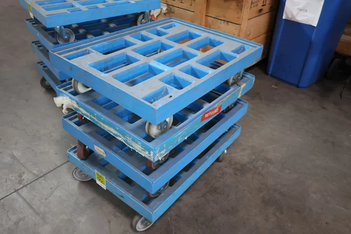 4 x Rollwagen Maße: 80 x 60 cm